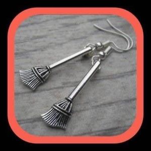 New Adorable Witches Broom Earrings 

Super Cute Miniature Halloween 🎃